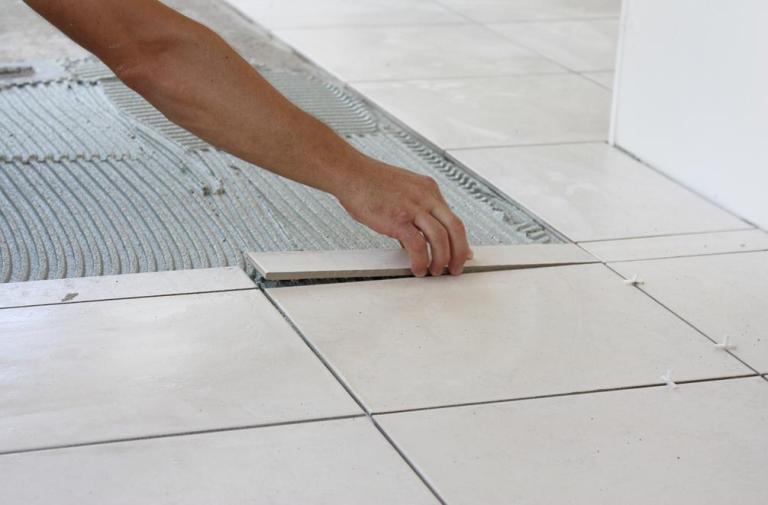 Réussir sa pose de sols à Villers-Cotterêts pour un intérieur durable
